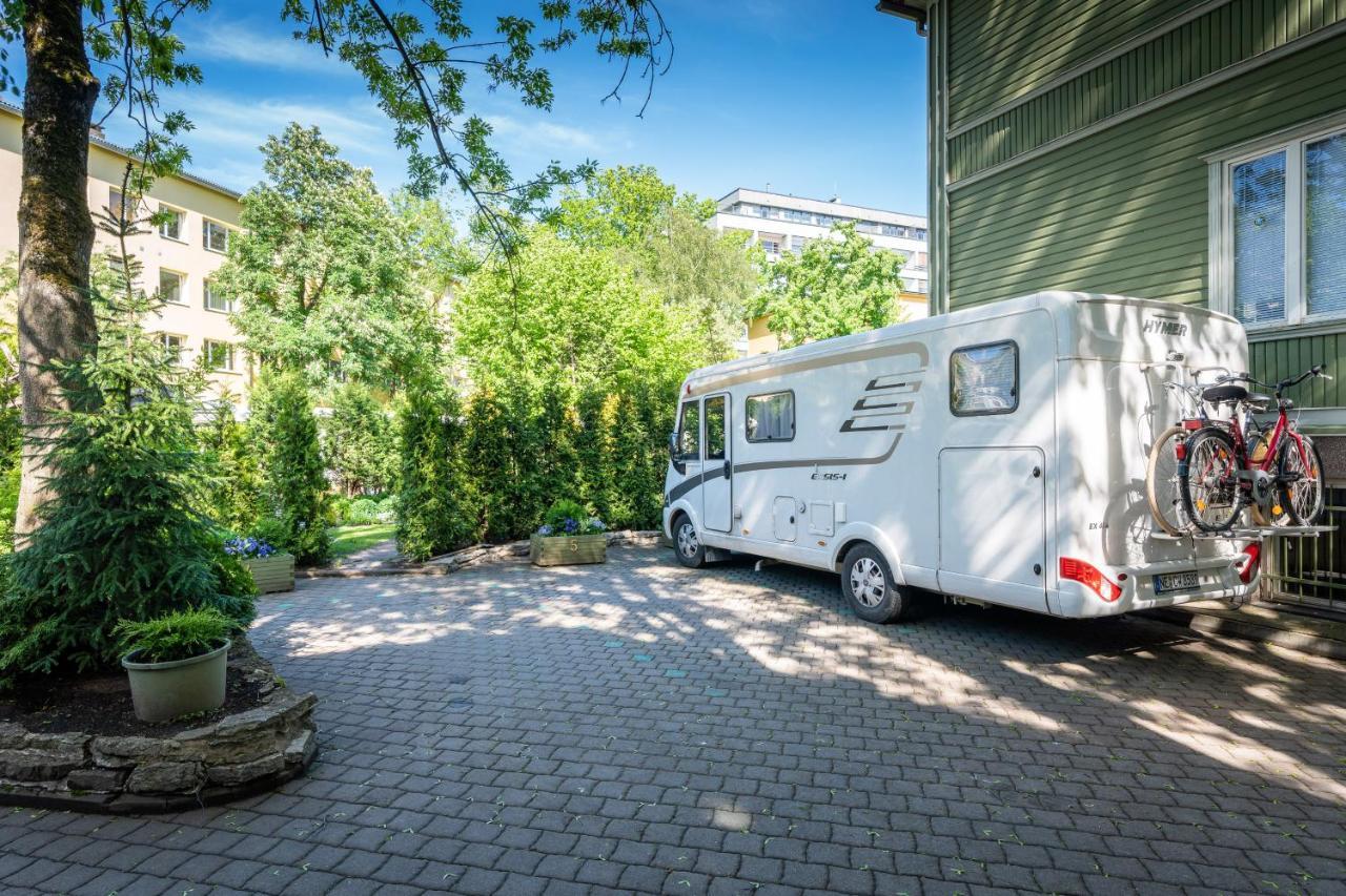 City Center Garden Camping Tallinn Exteriör bild